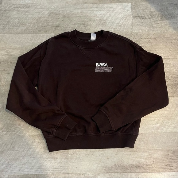 H&M Divided XS Brown NASA Crewneck - Picture 1 of 4